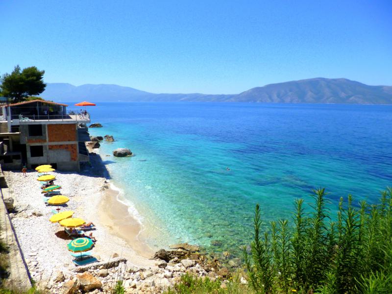 Wunderschöner Strand und Blick aufs Meer bei Vlora