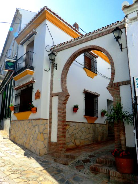 Die Altstadt von Comares, einem weißen Dorf in Andalusien