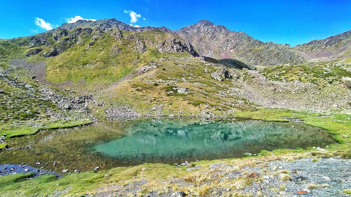 Wanderung zu den Mener Lakes in Andorra