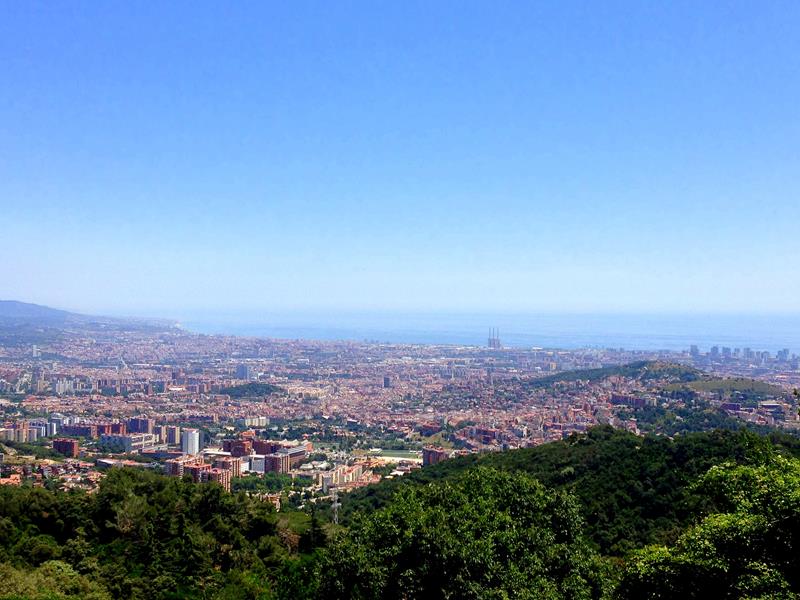 Toller Ausblick vom Tibidabo auf Barcelona