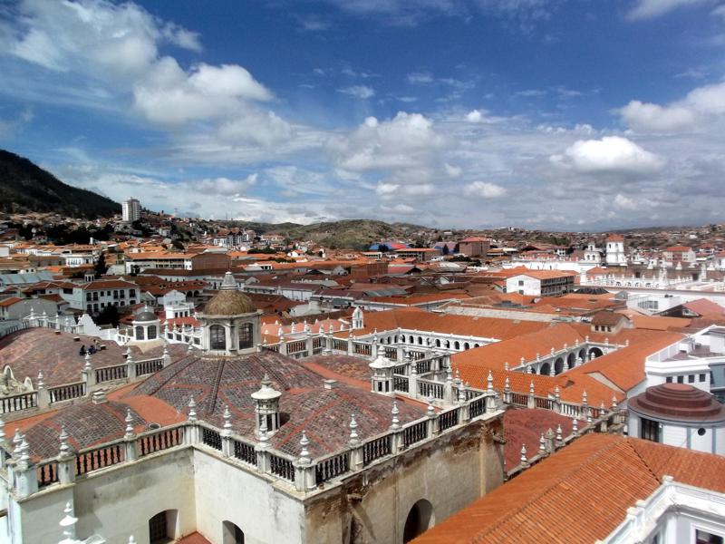 Tolle Kulisse und Ausblick auf Sucre vom dortigen Rathaus
