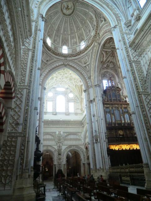 Innenansicht der Mezquita-Kathedrale in Cordoba