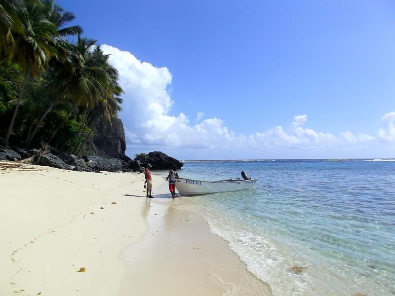 Der wunderschöne Strand Playa Fronton im Nordosten der Dominikanischen Republik auf der Samana-Halbinsel