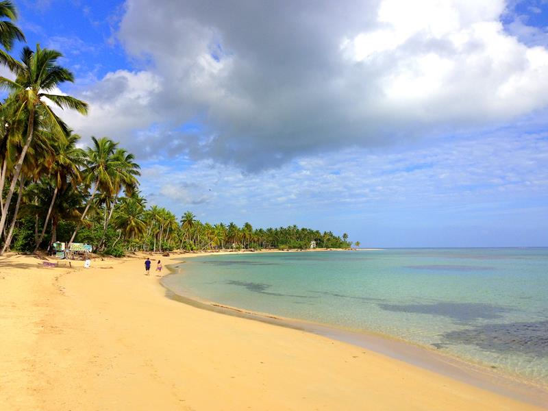 Der Playa El Portillo in Las Terrenas, ein einsamer Strand in der Dominikanischen Republik
