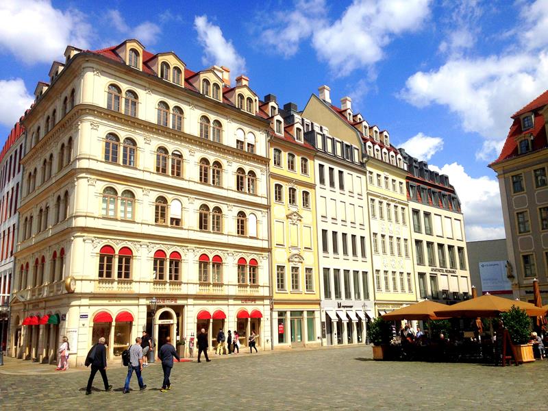 Der historische Neumarkt in Dresden rund um die Frauenkirche