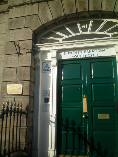 Eingang des International Youth Hostel in Dublin