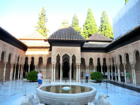 Highlight der Alhambra in Granada: der Nasridenpalast