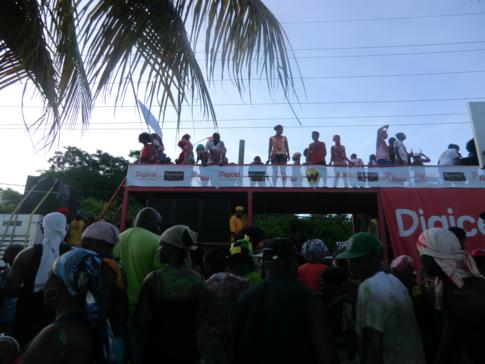 Karneval in Grenada, auch Spicemas genannt - hier das J'Ouvert bzw. Jab Jab