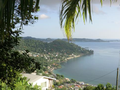 Ausblick vom Gipfel auf Grand Mal Bay und die Westküste von Grenada
