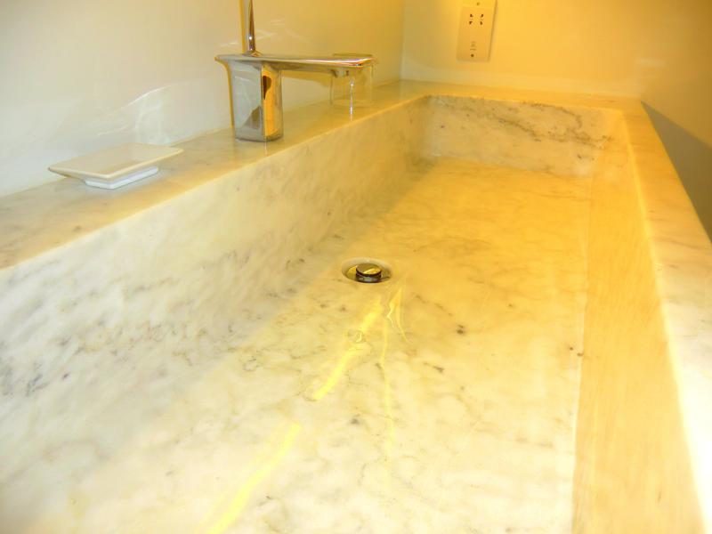 Das Badezimmer meiner Luxury-Skypool-Meerblick-Butler-Suite im Sandals Resort