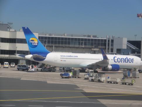Eine Condor-Maschine am Frankfurter Flughafen
