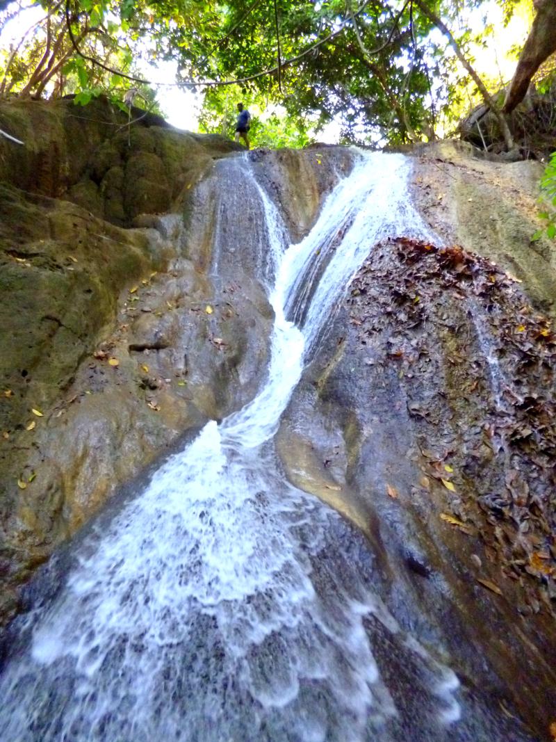 Wasserfall auf Moyo Island
