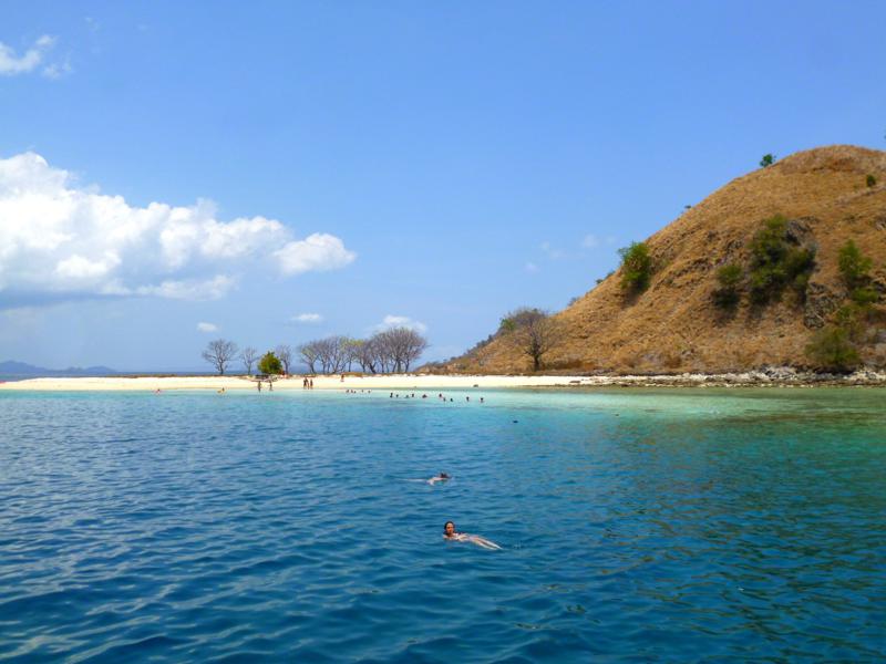 Paradiesische Insel kurz vor der Küste von Flores