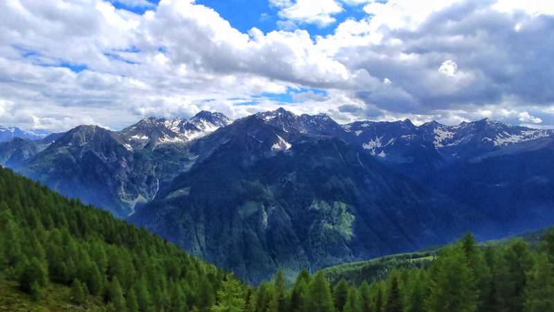 Tolle Bergwelt im Val di Rabbi in Trentino im Norden von Italien