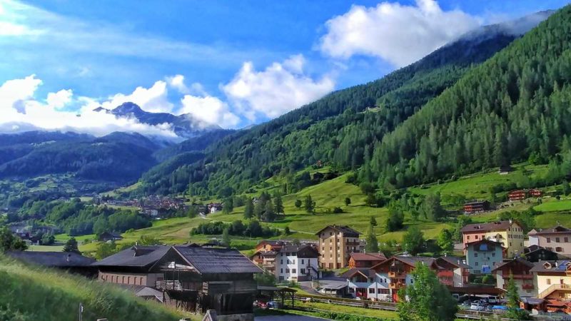 Tolle Bergwelt im Val di Rabbi in Trentino im Norden von Italien