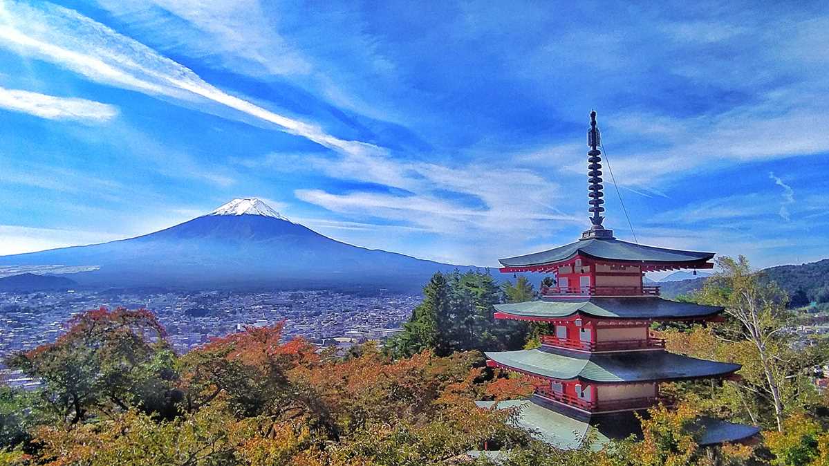 Blick von der Chureito Pagode in Kawaguchiko auf den Mt. Fuji