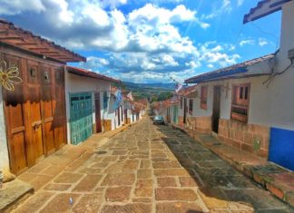 Das hübsche und historische Zentrum von Barichara in Kolumbien