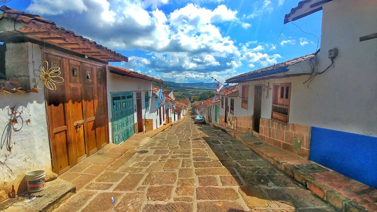 Das hübsche und historische Zentrum von Barichara in Kolumbien