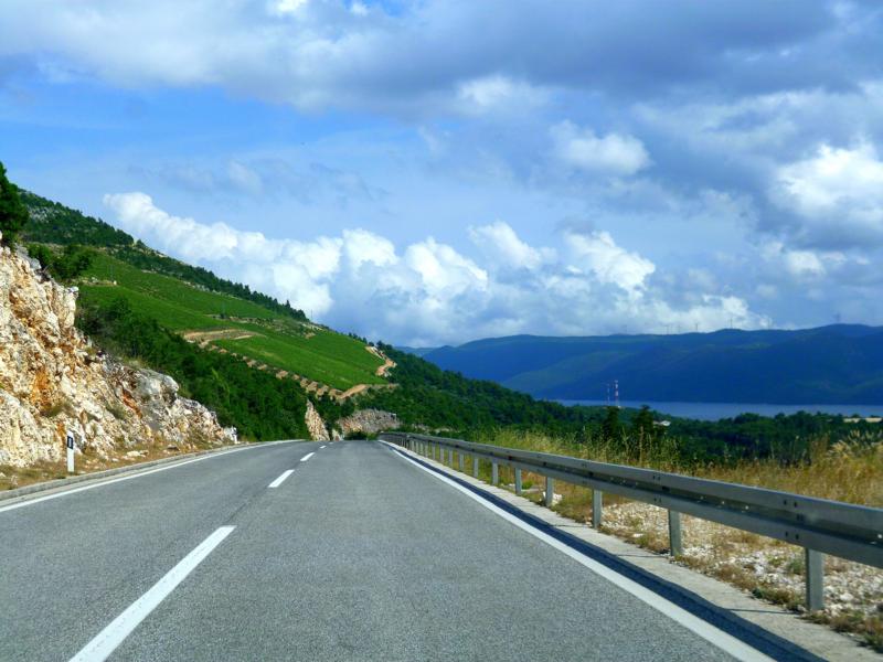 Traumhafte Landschaft auf dem Weg nach Dubrovnik