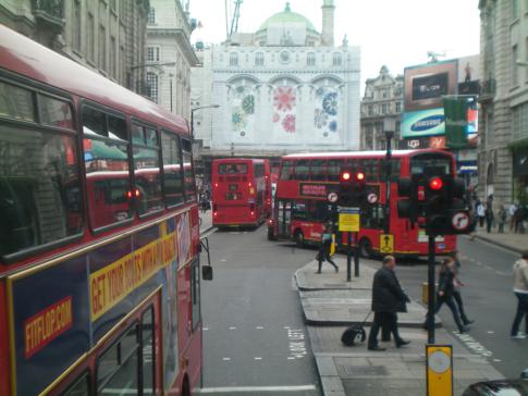 Rush Hour in London - das macht die Busfahrt noch viel spannender