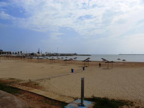 Der Playa de los Carabos in Melilla