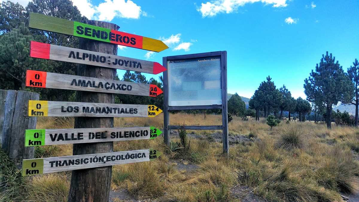 Gute Wegweiser zum Wandern im Nationalpark Iztaccíhuatl-Popocatépetl