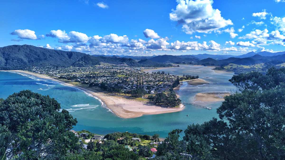 Blick vom Mount Paku auf Pauanui sowie das Tairua Inlet - die wunderschöne Coromandel-Halbinsel