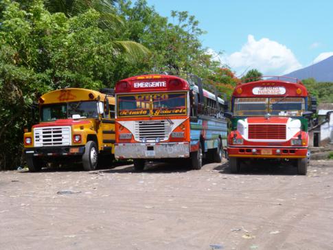 Die typischen Chickenbusse in Nicaragua - Fortbewegungsmittel Nr. 1 für Backpacker