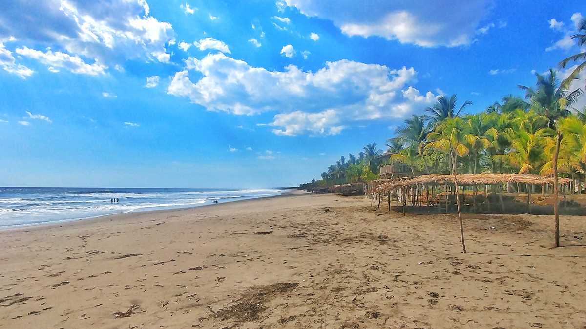 Der wilde und unberührte Strand zwischen Las Penitas und Poneloya