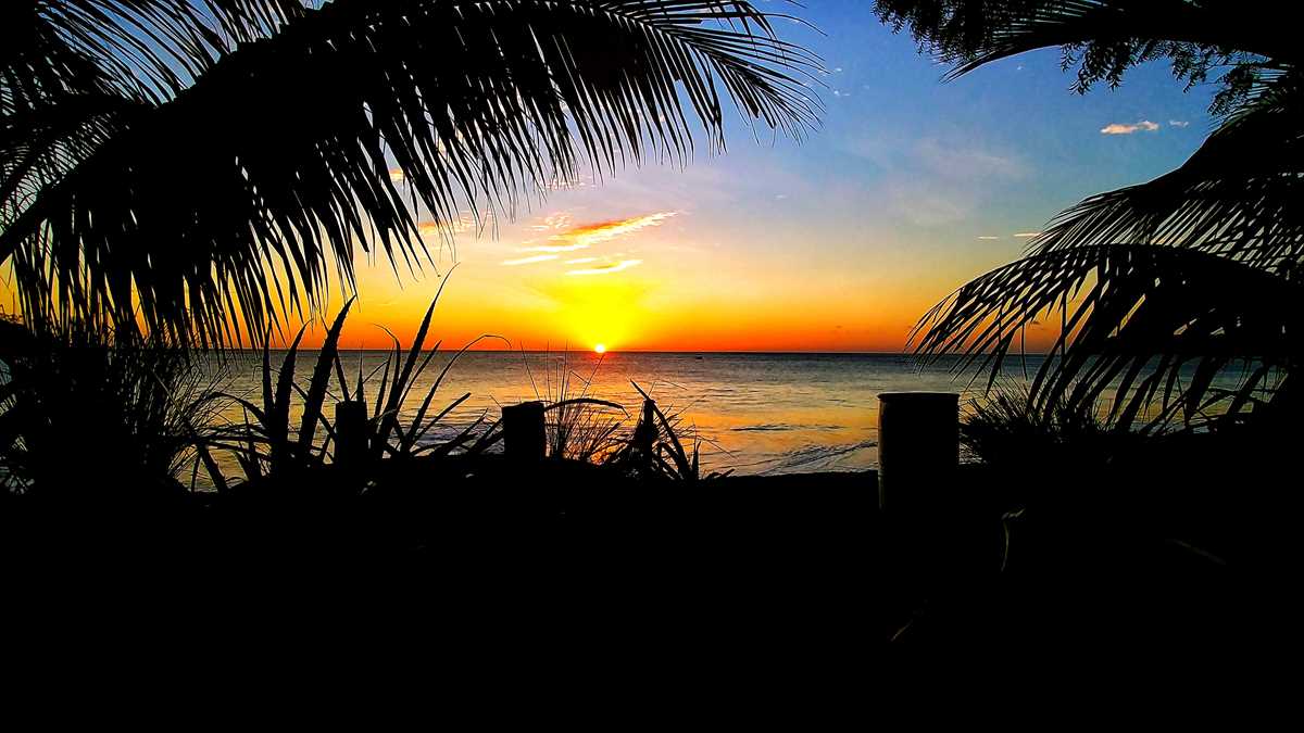 Spektakuläre Sonnenuntergänge am Playa El Gigante in Nicaragua