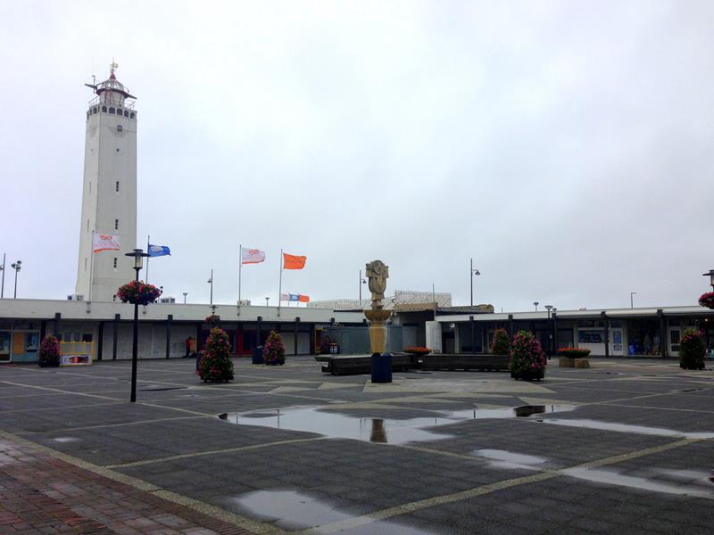 Die graue Küstenstadt Noordwijk in Südholland
