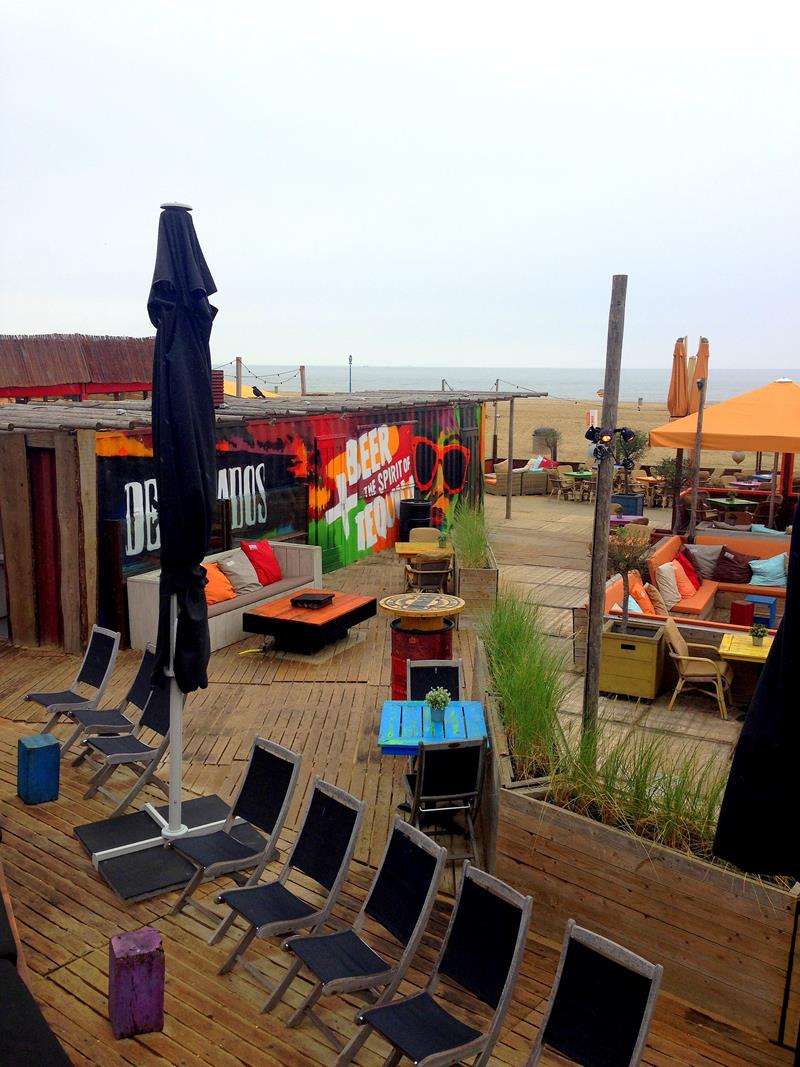 Unzählige Beach Bars und Strandcafes in Scheveningen