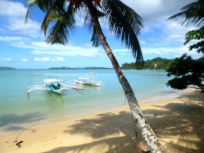 Traumhafter Strand in Port Barton auf Palawan