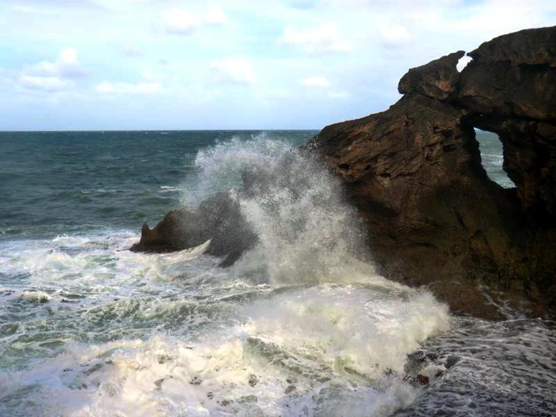 Beeindruckende Küstenformen bei der Cueva del Indio im Norden von Puerto Rico