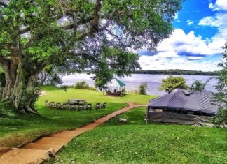 Das beeindruckende Safari-Camp am Lower Zambezi River, das Village Fig River Camp in Sambia