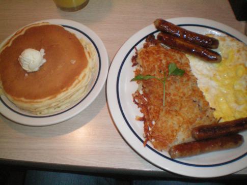 Ein amerikanisches Frühstück im iHop-Restaurant