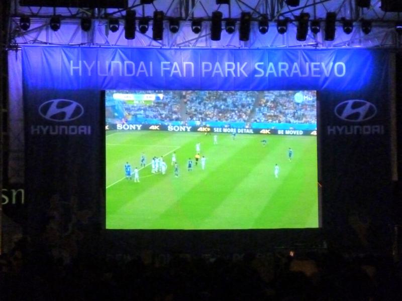 Public Viewing Bosnien-Herzegowina gegen Argentinien in Sarajevo zur FIFA Fußball-Weltmeisterschaft 2014
