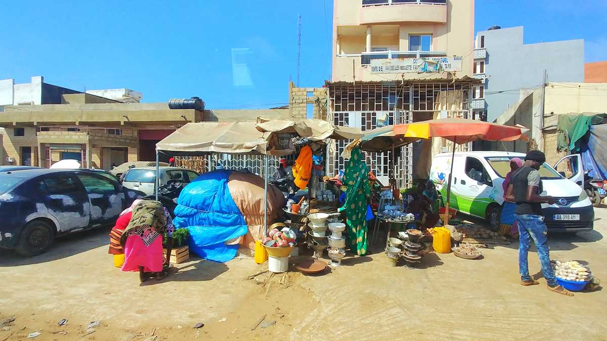Hektisches Stadtleben in Dakar, der Hauptstadt im Senegal