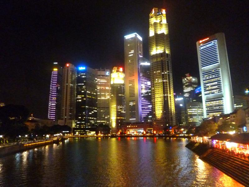 Toller Ausblick auf den Financial District in Singapur
