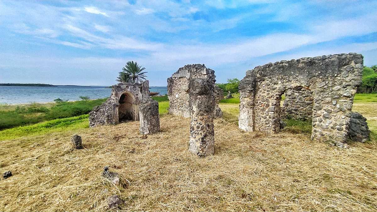 Die Ruinen von Kilwa Kisiwani, ein Unesco-Weltkulturerbe