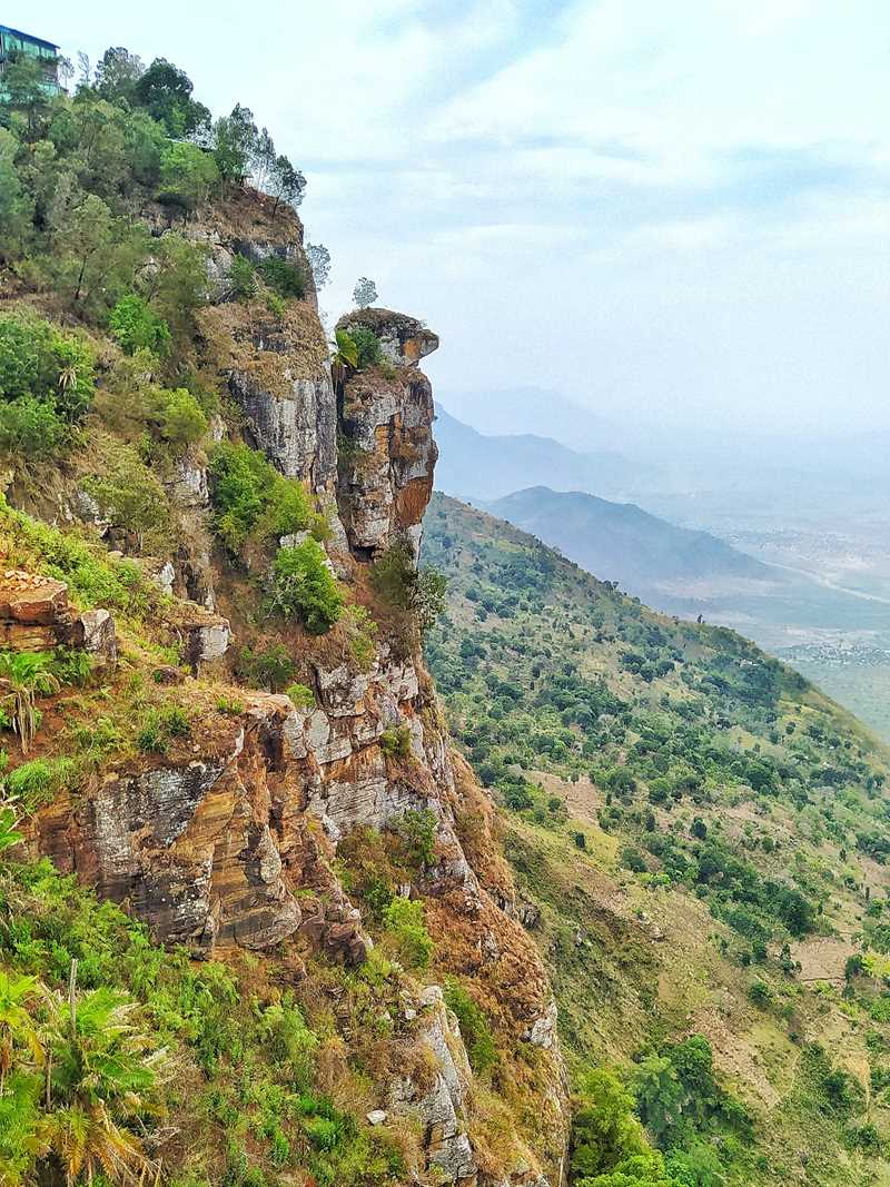 Wunderschöne Bergwelt und spektakuläre Ausblicke von Lushoto auf die umliegenden Landschaften