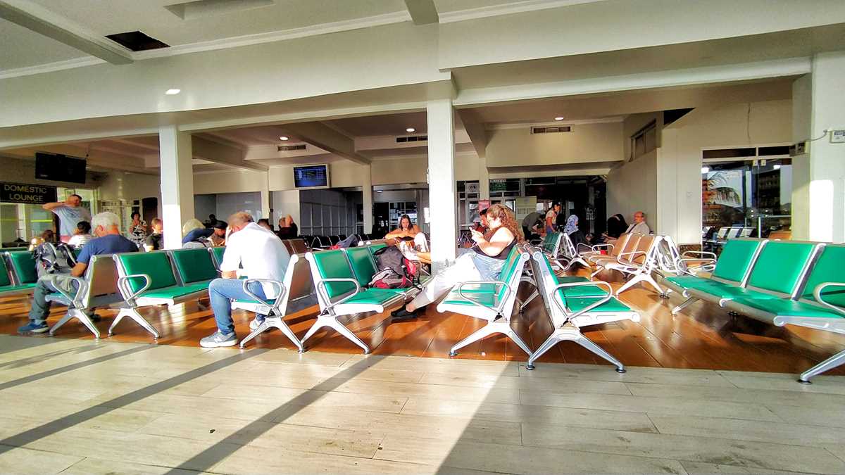 Das Domestic Terminal am internationalen Flughafen von Sansibar