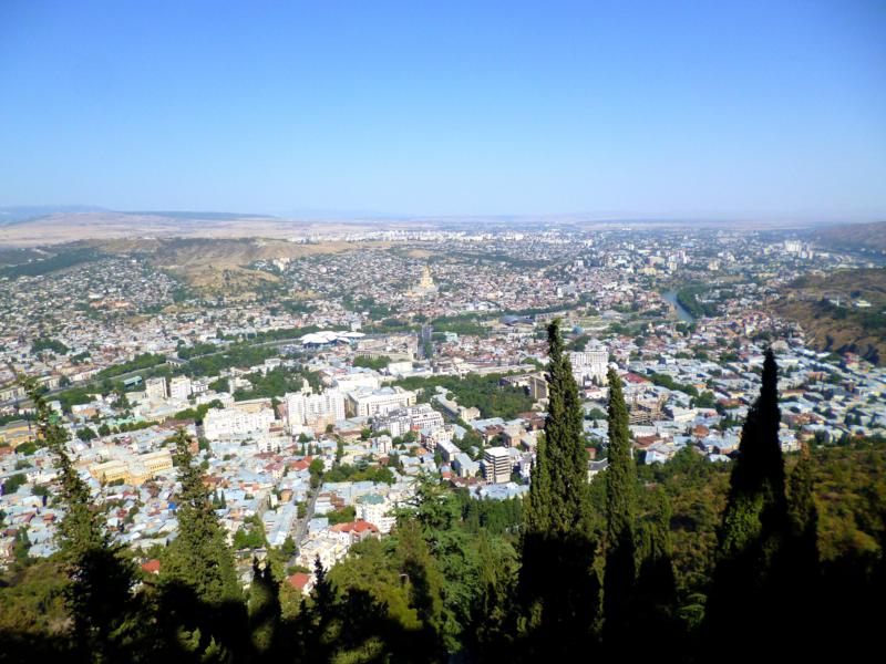 Fantastische Ausblicke von den umliegenden Hügeln auf Tiflis