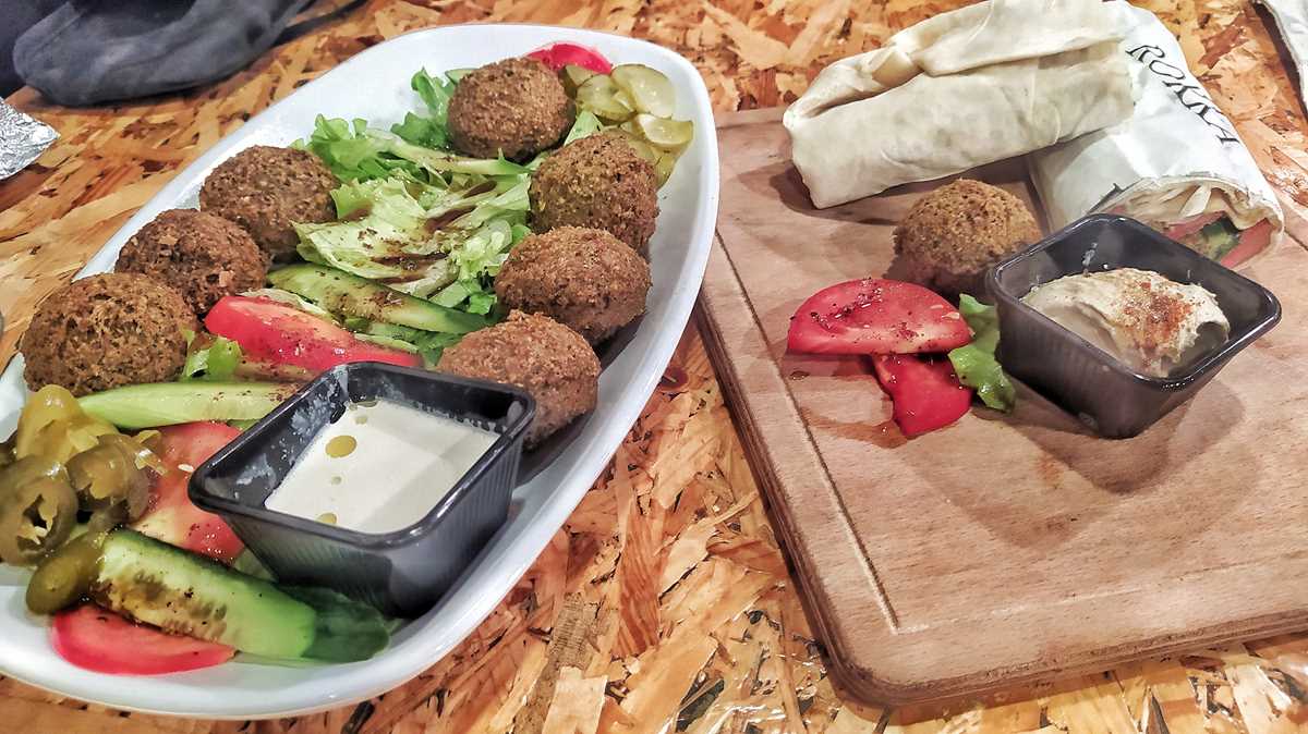 Leckeres Essen in der Türkei in Form von Falafel im Zentrum von Antalya